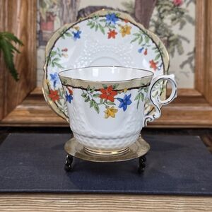 Vintage Aynsley Bone China Teacup & Saucer Set - Pattern #5690 - Scalloped, Gold